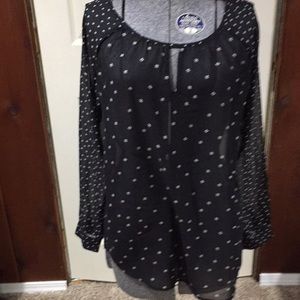 Lightweight blouse with white designs